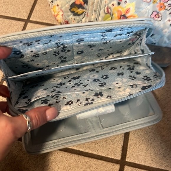 LIKE NEW - VERA BRADLEY 3 PIECE SET - Picture 11 of 14